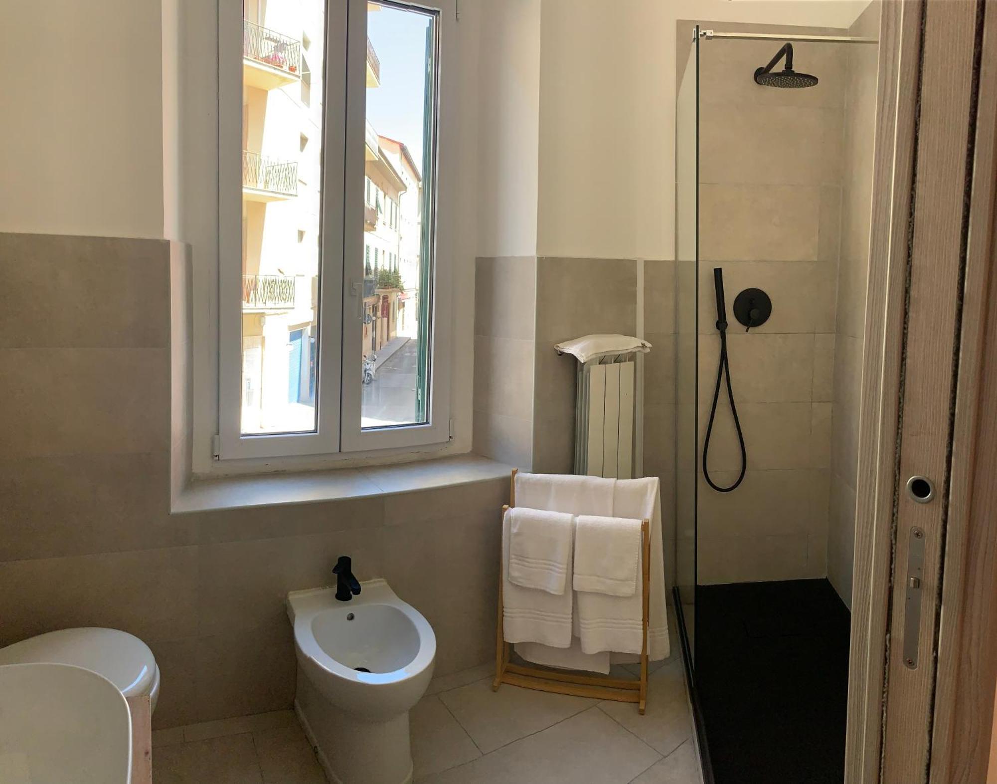 Nice Place ليفورنو المظهر الخارجي الصورة